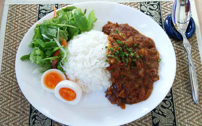 「トマトとサバのキーマカレー」