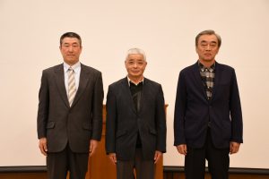 決意を新たにした新代表ら(左から㈱サンエイト石森康夫さん、農事組合法人朝日の郷 中塩栄一さん、㈱入沢ファーム佐々木茂さん)