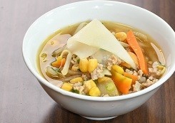 野菜たっぷり米粉のワンタン味噌スープ