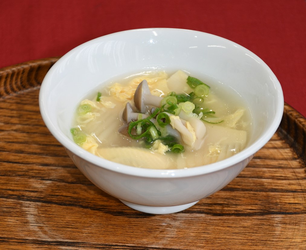 タケノコとしめじの中華スープ