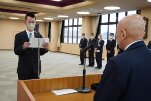 決意を述べる津田さん
